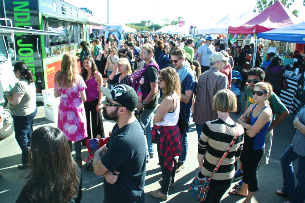 patchwork-show-long-beach-indie-craft-fair-festival-diy-california-crowd-food-truck
